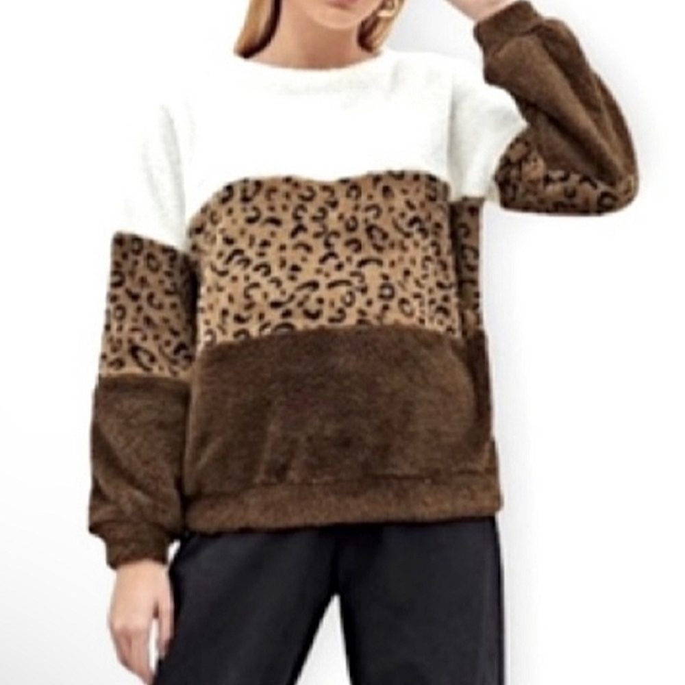 Teddy Color Block Leopard Print Sweater Top - Picture 2 of 9